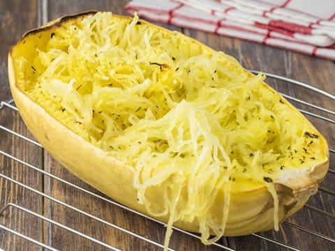 spaghetti squash garlic pesto